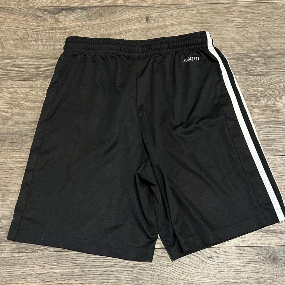 Adidas Youth Black AEROREADY Shorts | Size M 11–12Y - Picture 2 of 4